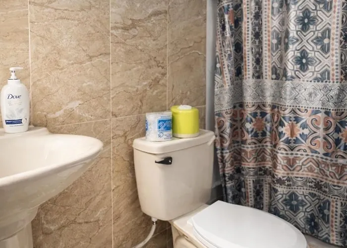Smileys Coastal Getaway, Proximity With On Site Parking Runaway Bay